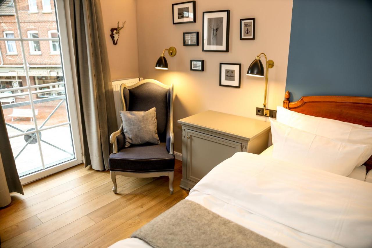 Double Room Economy
