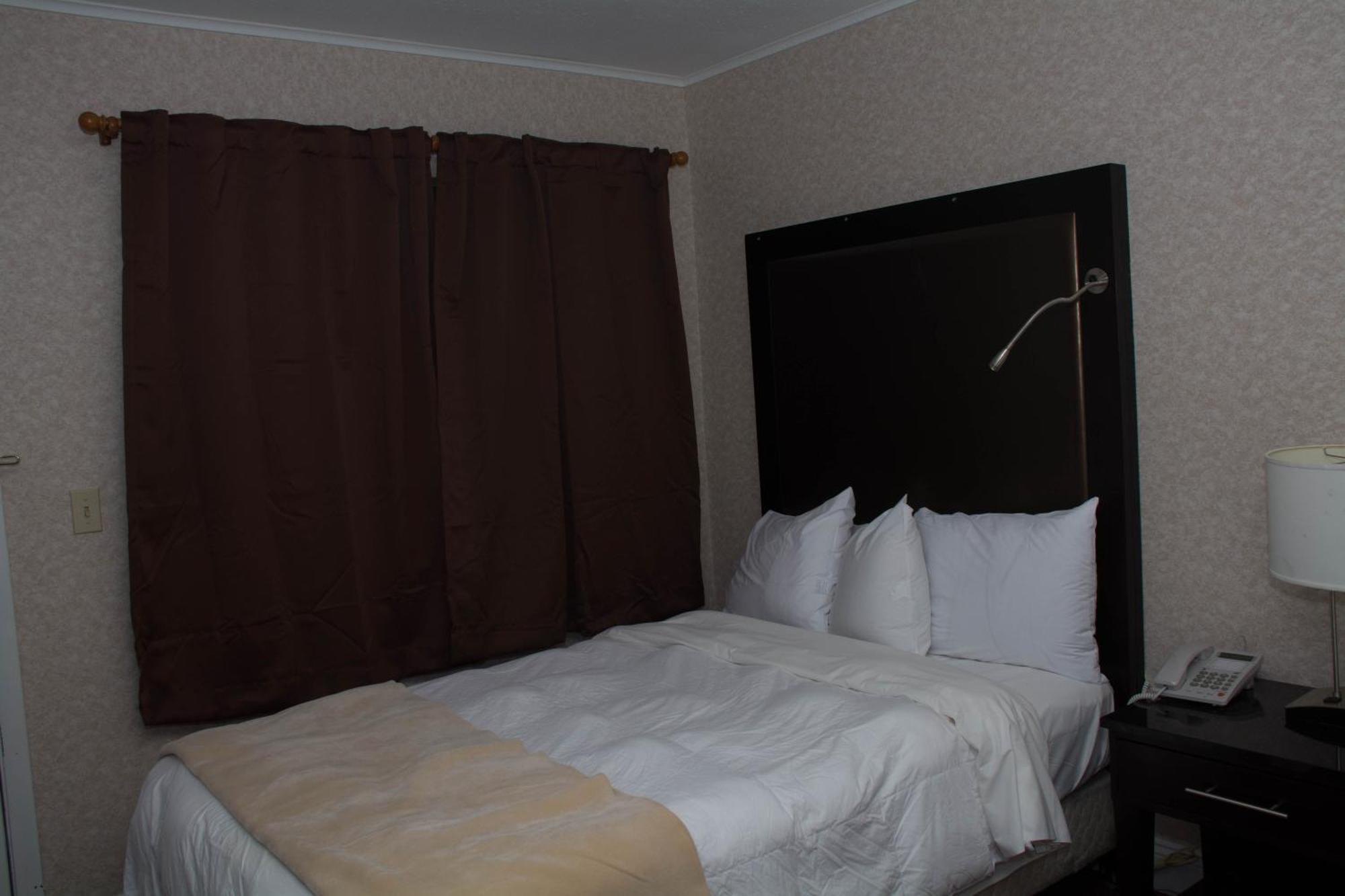 Deluxe Single Room - Smoking