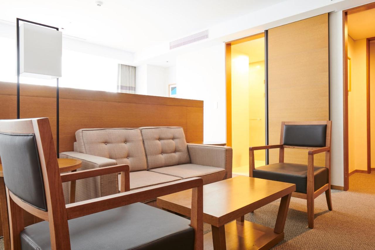 Center Suite with Sea View