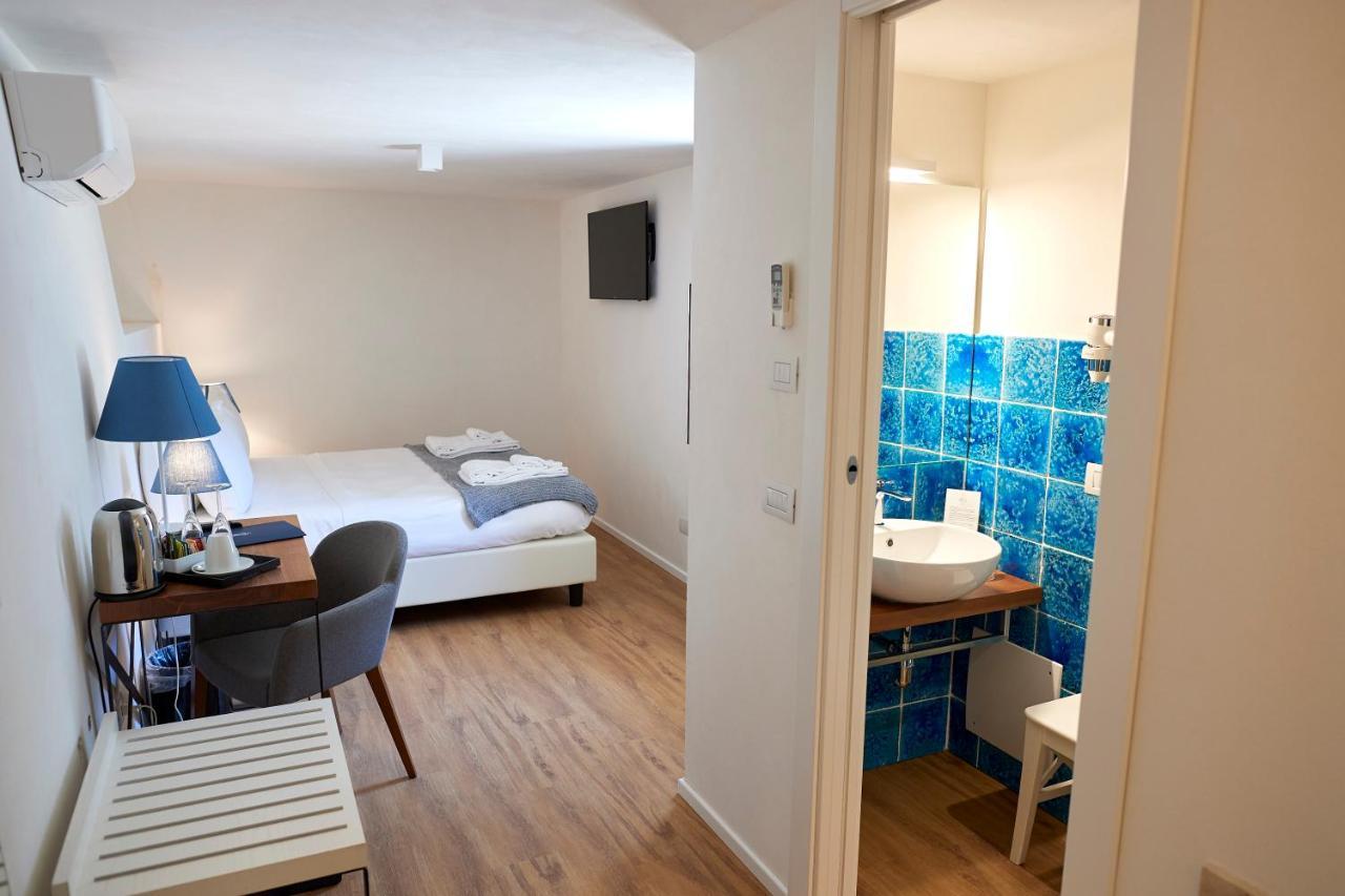 Standard Doppel- oder Zweibettzimmer mit Meerblick