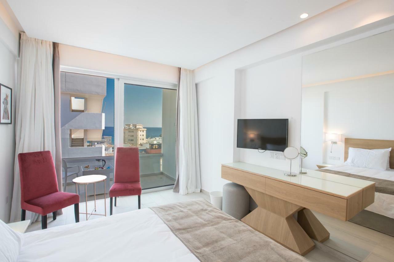Habitación Doble Superior con vistas laterales al mar - 1 o 2 camas