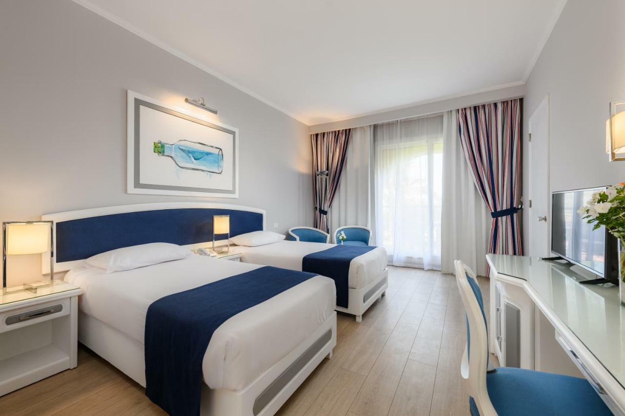 Superior Double or Twin Room Garden View