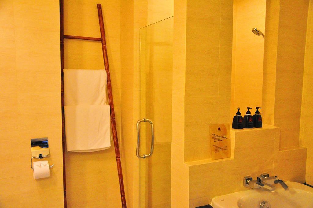 Deluxe Doppel-/Zweibettzimmer mit Zugang zum Pool