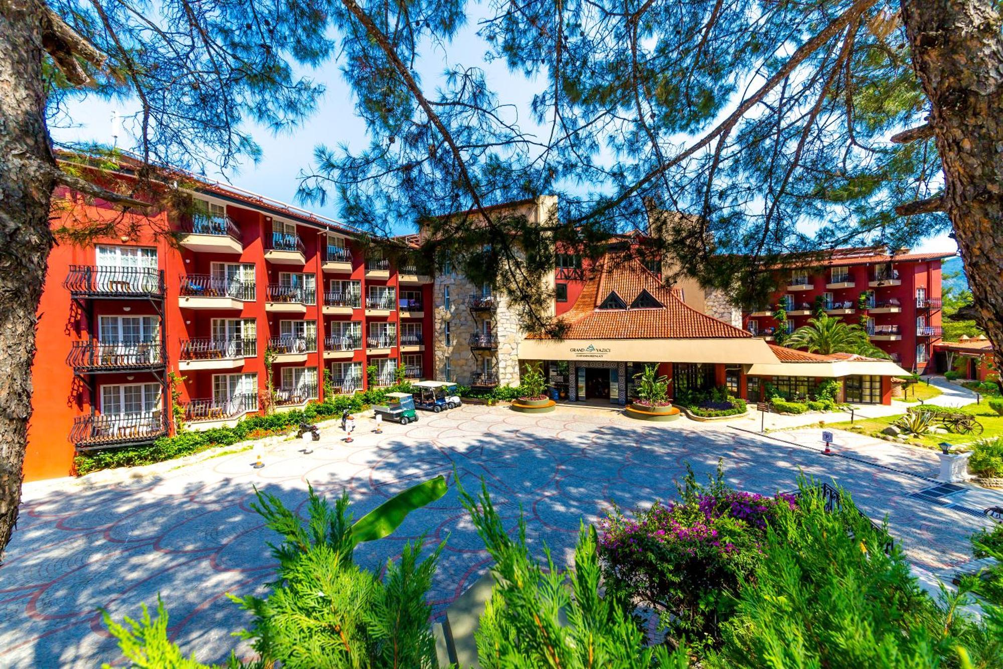 Habitación Triple Estándar Hotel con vistas al campo