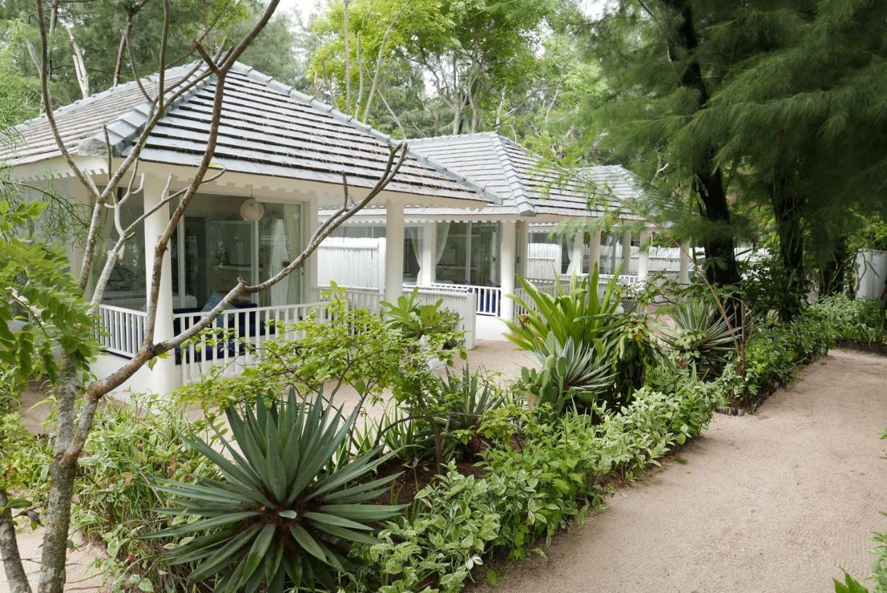 Bungalow am Strand mit seitlichem Meerblick