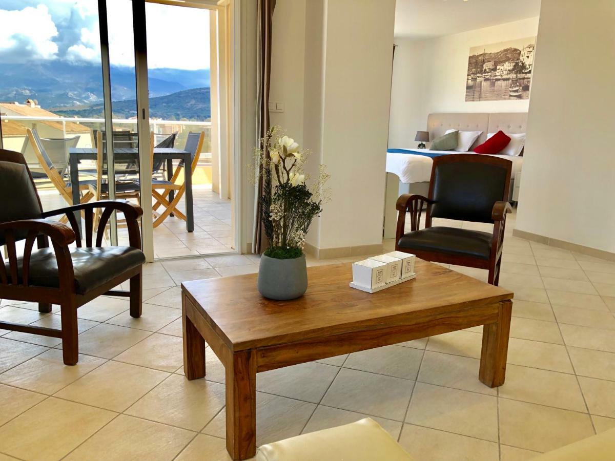Suite mit Queensize-Bett, Schlafsofa und Terrasse - Meerblick