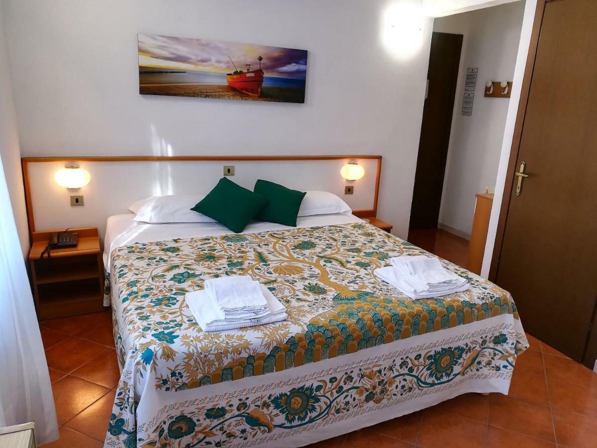 Standard Double Room,784415625:JPEG
