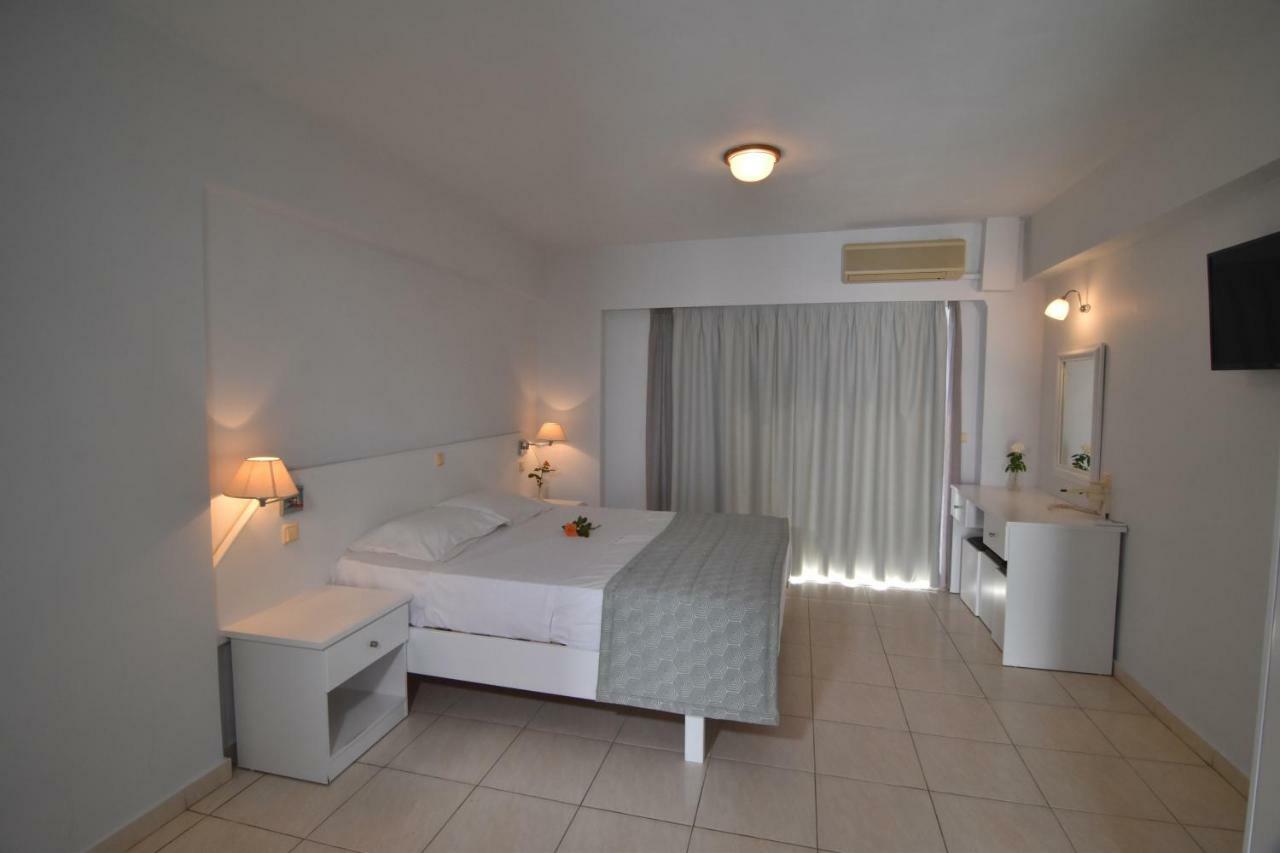 Double or Twin Room Sea View,786025662:JPEG