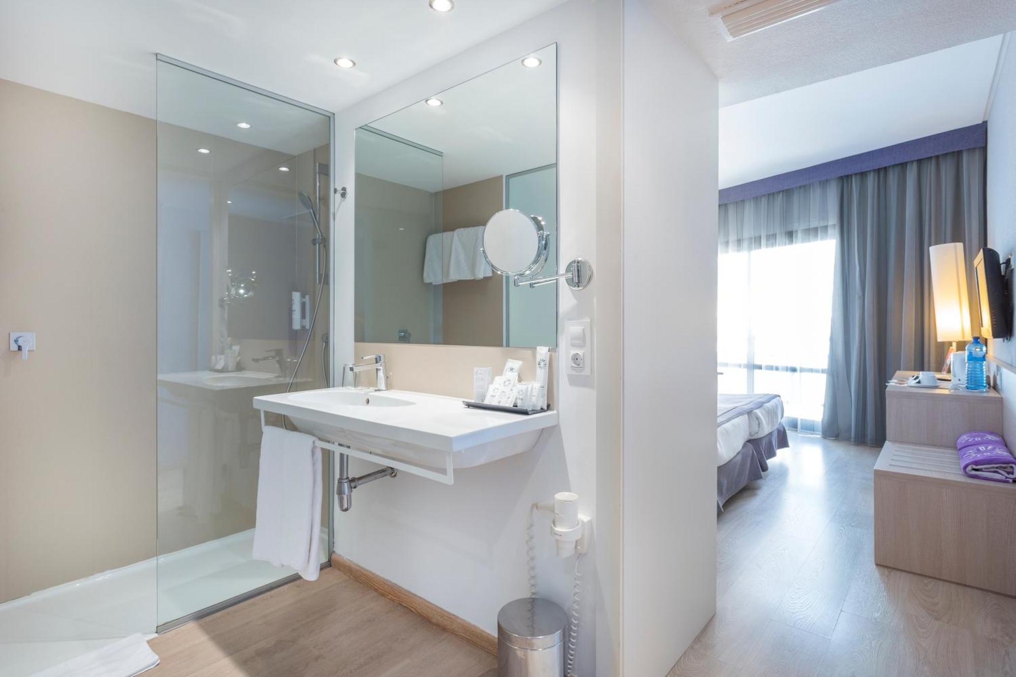 Superior Double or Twin Room Sea View