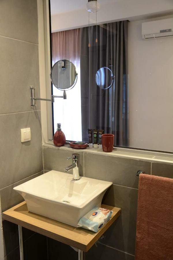 Deluxe Double Room with Side Sea View