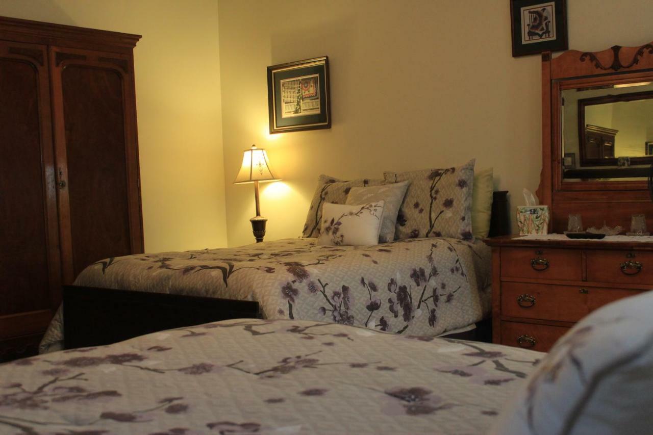 Double Room Private External Bathroom