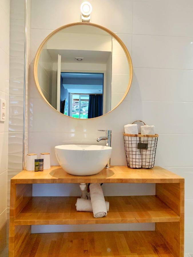 Kamer met Kingsize Bed en Uitzicht op het Zwembad