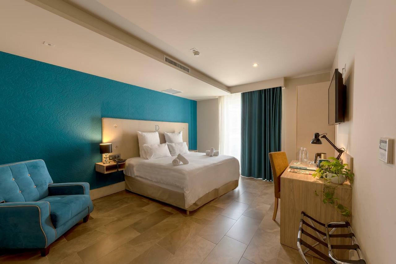Deluxe Doppel-/Zweibettzimmer mit Balkon