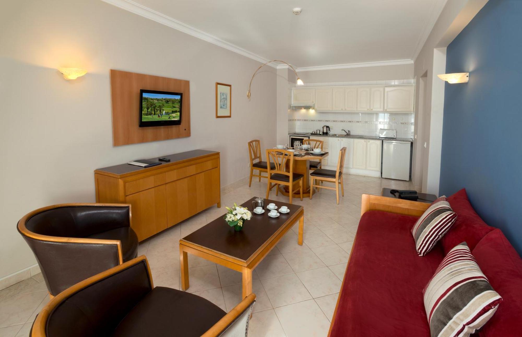 Apartamento de 1 dormitorio con vistas a la piscina