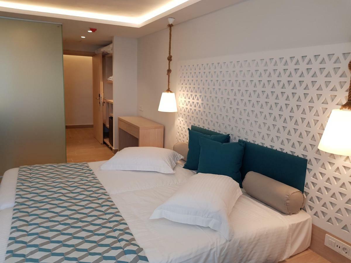 Junior Suite met Uitzicht op het Zwembad