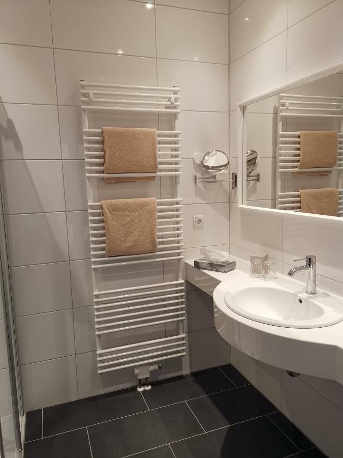 Deluxe Single Room,806724282:JPEG