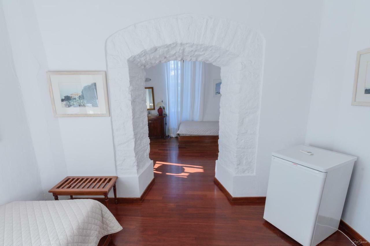 Habitación Triple con vistas al jardín