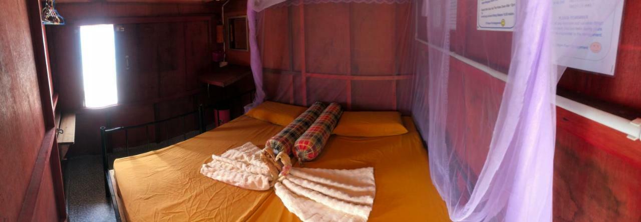 Standard Twin Room with Sea View