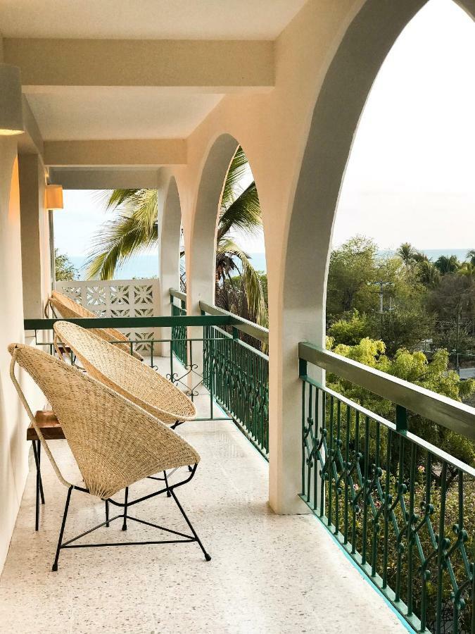 Habitación Doble con balcón y vistas a la piscina