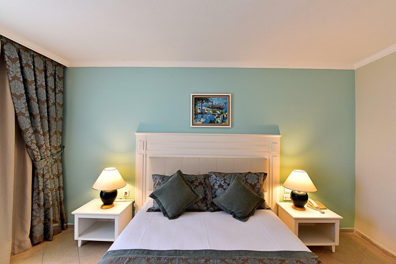 Standard Double or Twin Room,806673792:JPEG