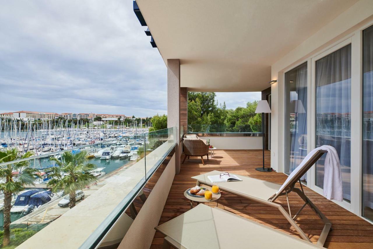 Suite de 1 dormitorio con balcón y vistas al mar
