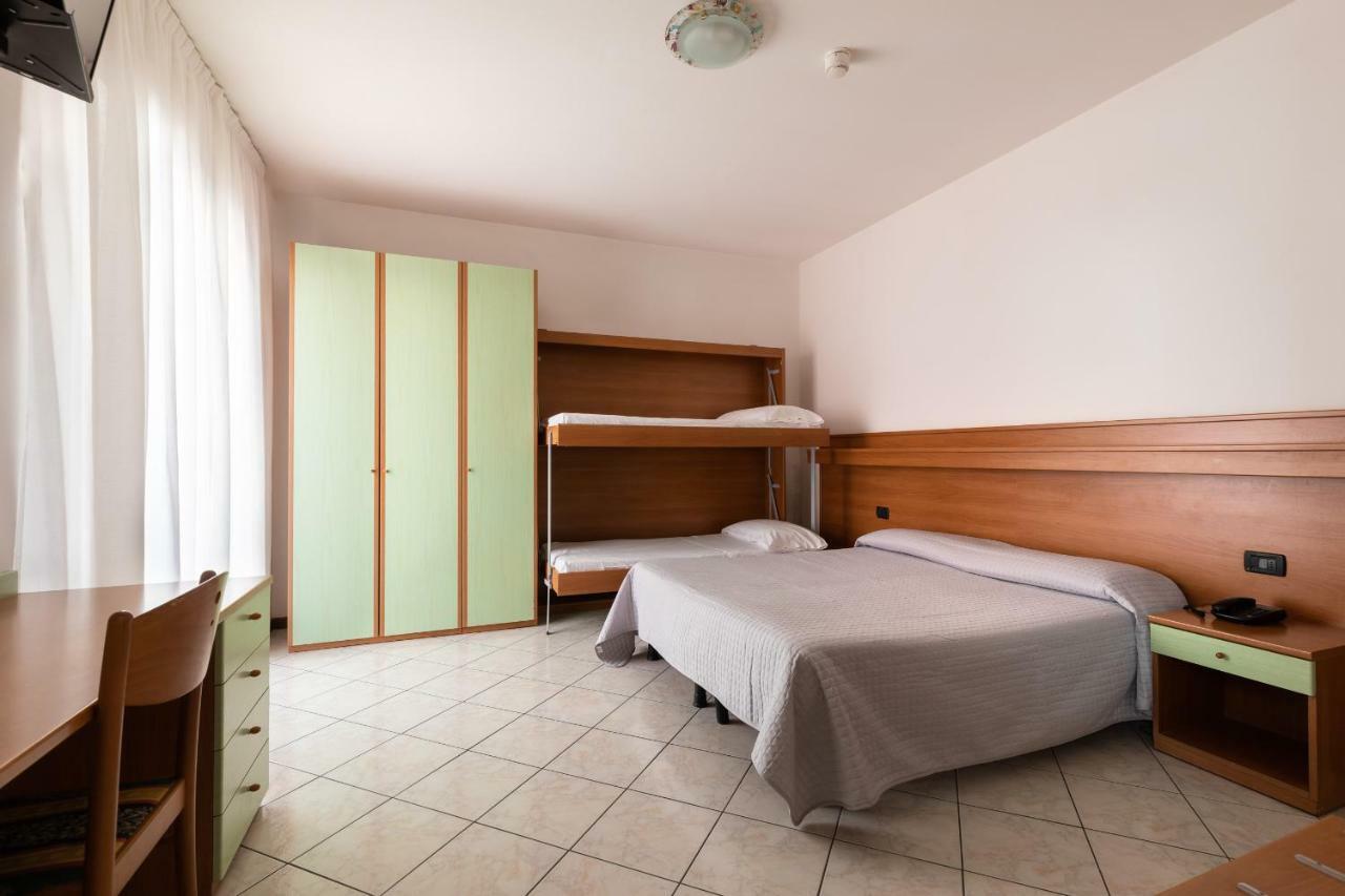Quadruple Room,807294621:JPEG