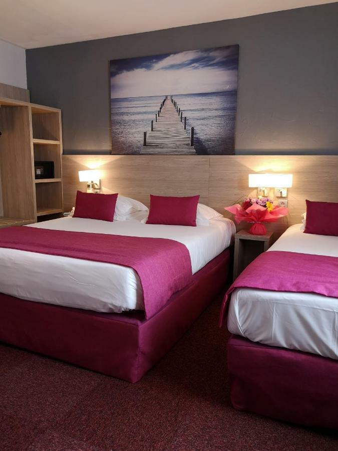 Triple Room 1 Double Bed 1 Single Bed,830299160:JPEG