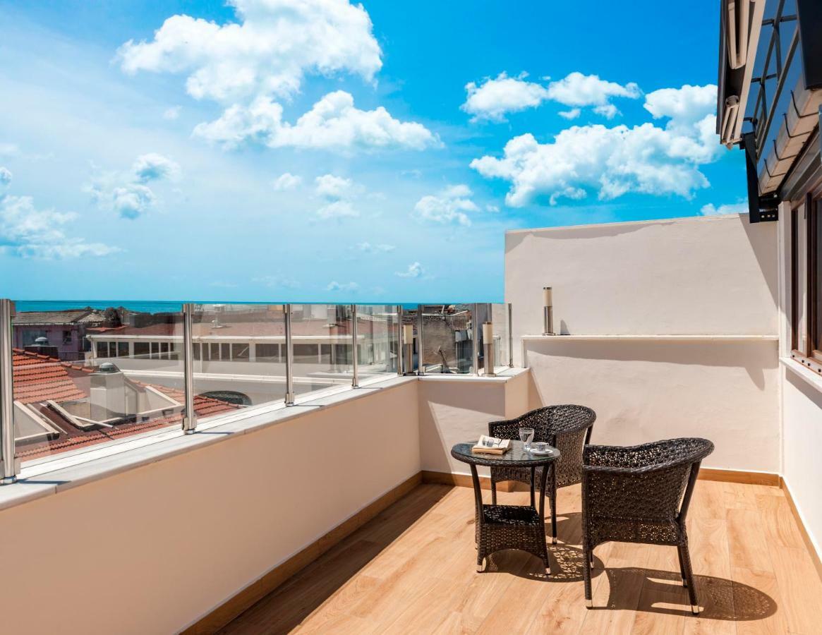 Tweepersoonskamer met Balkon en Uitzicht op Zee