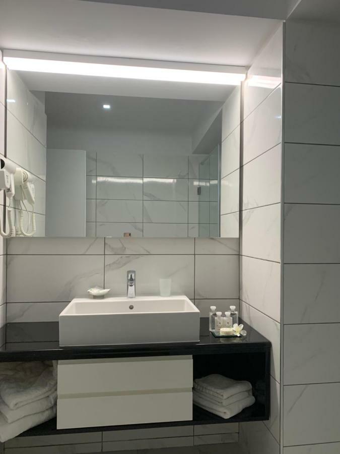 Queen Suite with Sea View