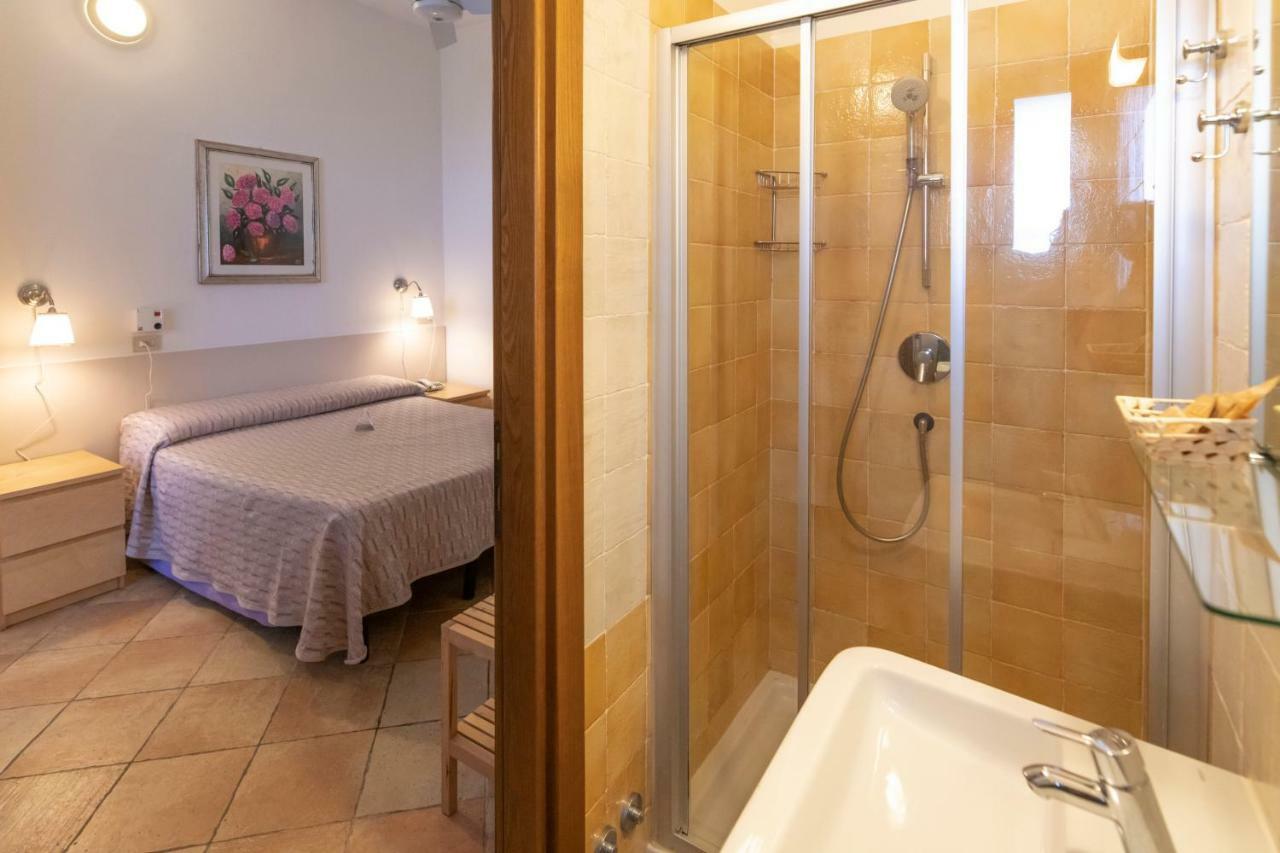 Standard Double Room,816785876:JPEG