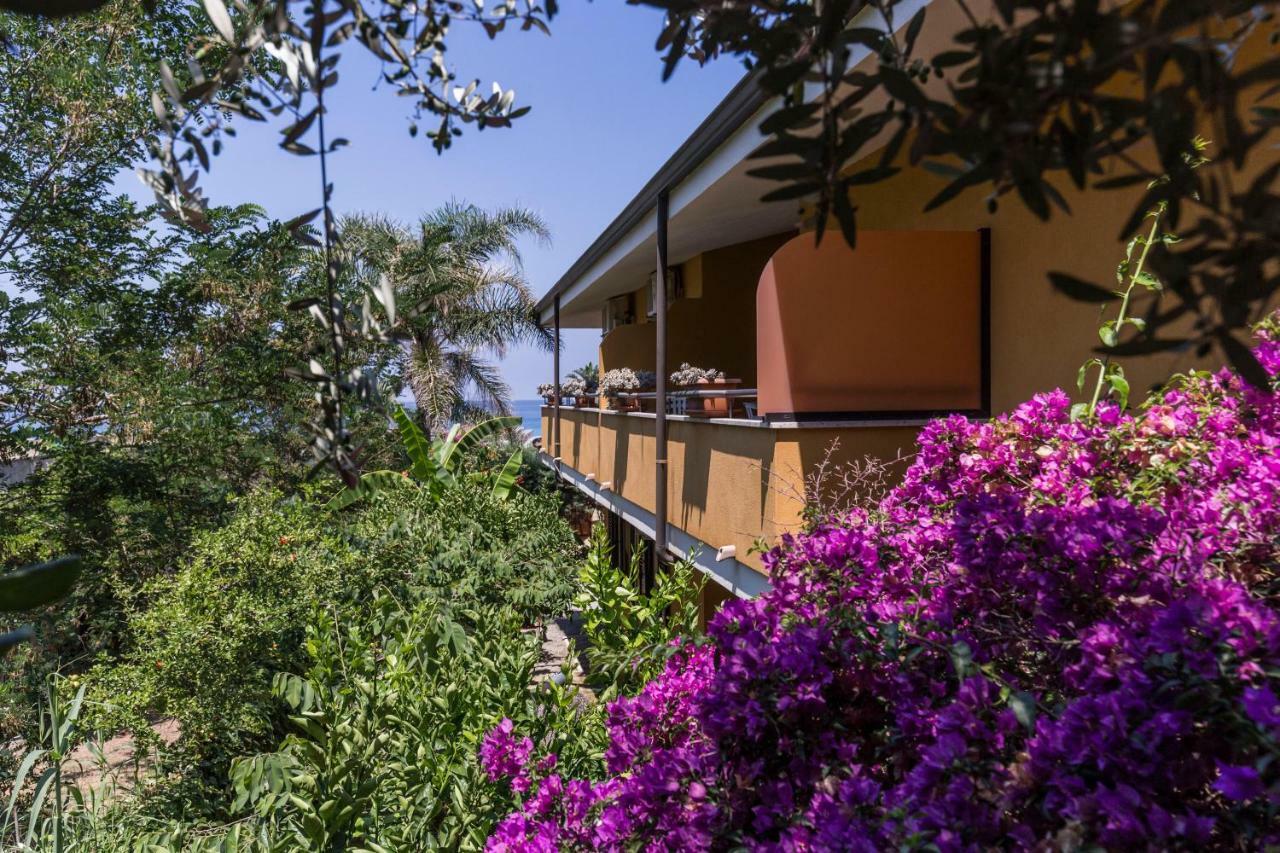 Appartamento con 2 Camere da Letto e Vista Mare
