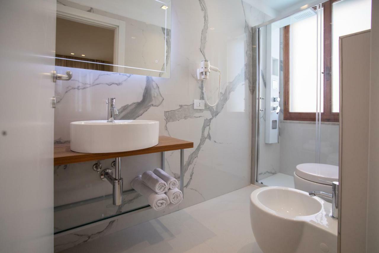 Deluxe Double or Twin Room Balcony