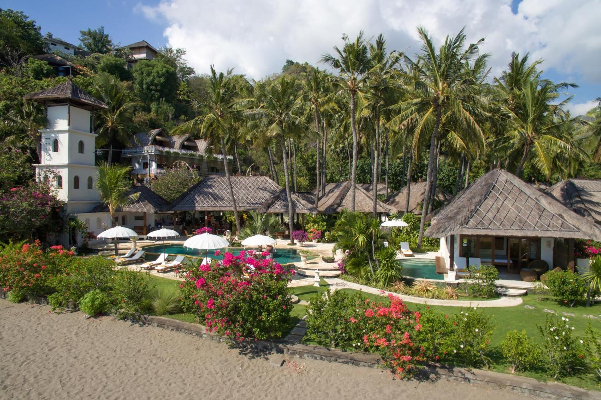 Bungalow aan het Strand met Zwembad