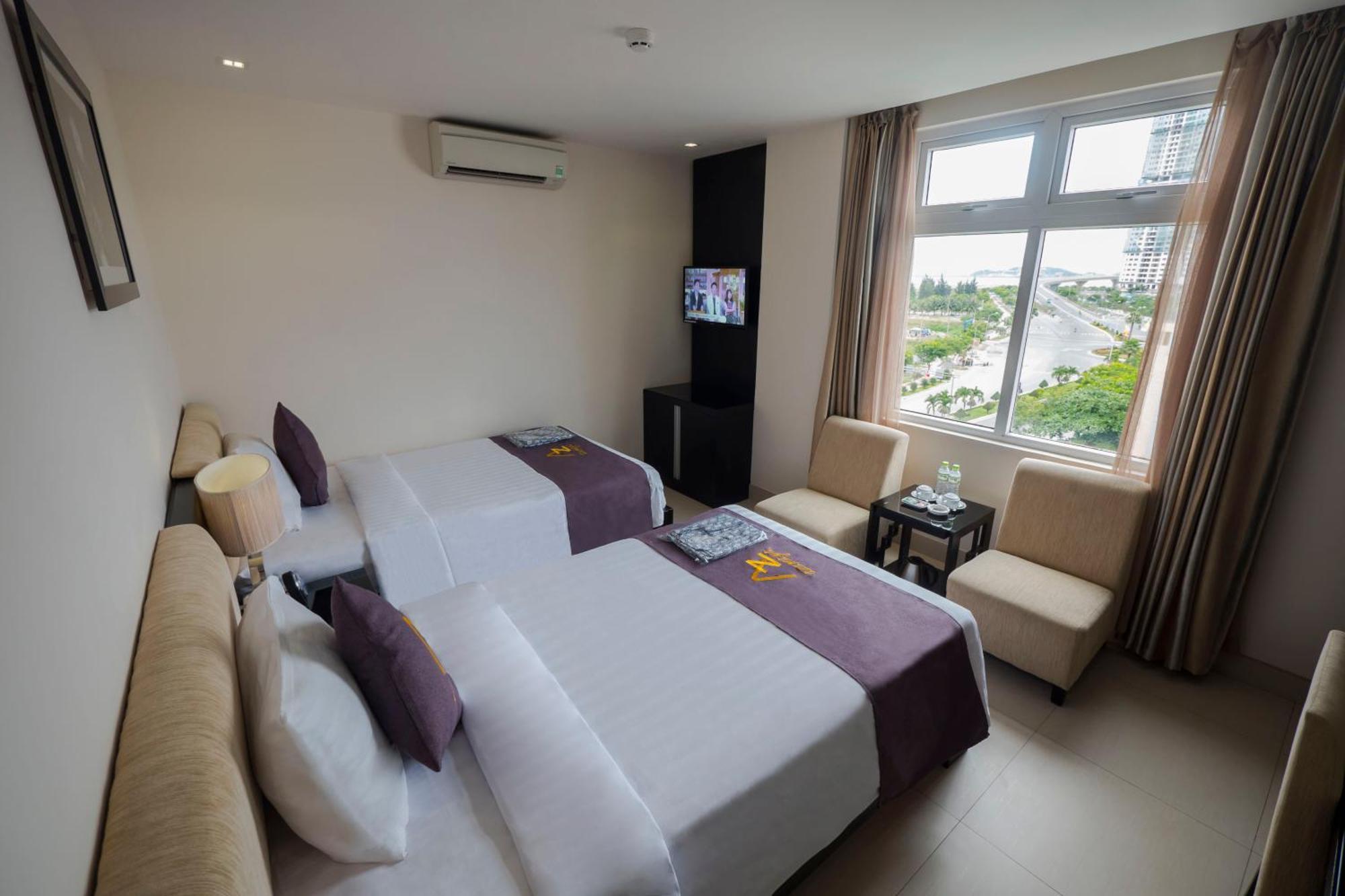 Twin Room with City View