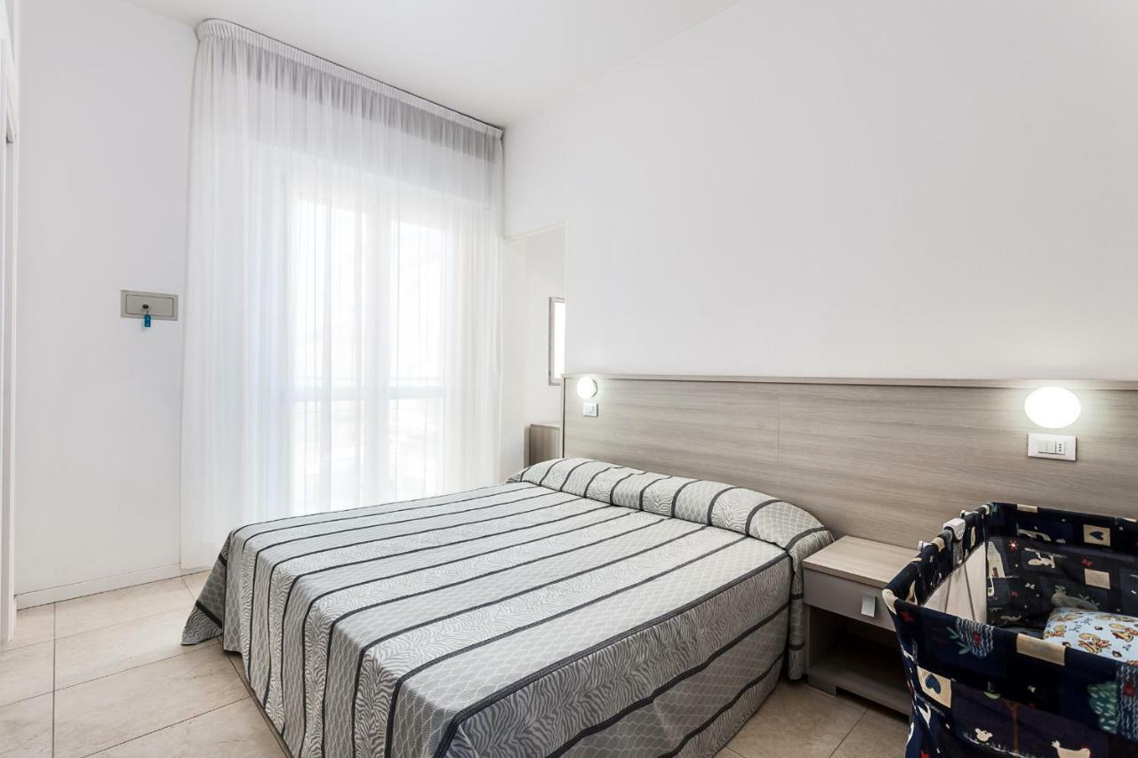 Double or Twin Room,828754415:JPEG