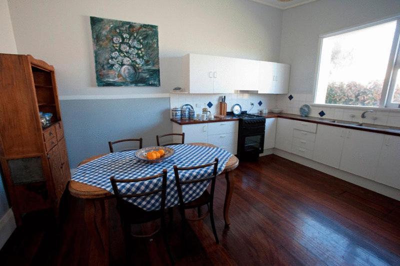 Xavier Herbert Queen Suite