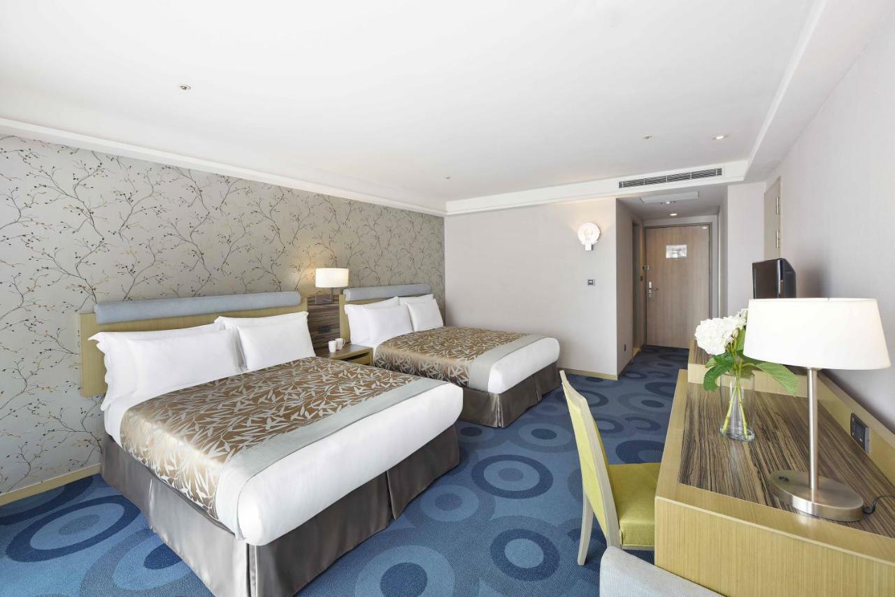 Deluxe Twin Room City View