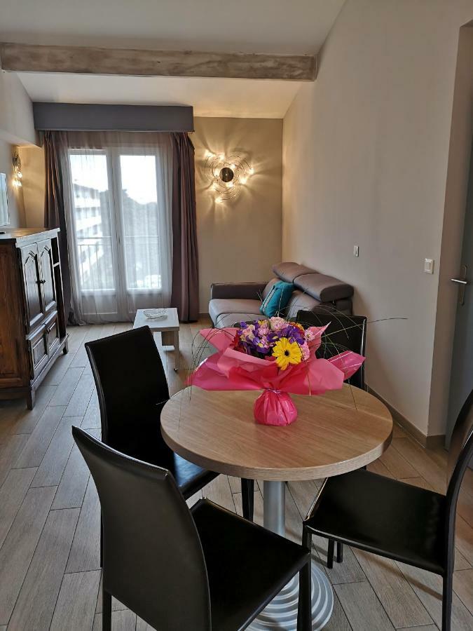 Apartment,830298602:JPEG