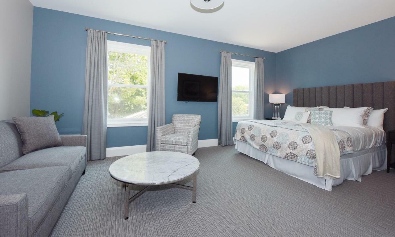 Studio Suite (Gate House Building)