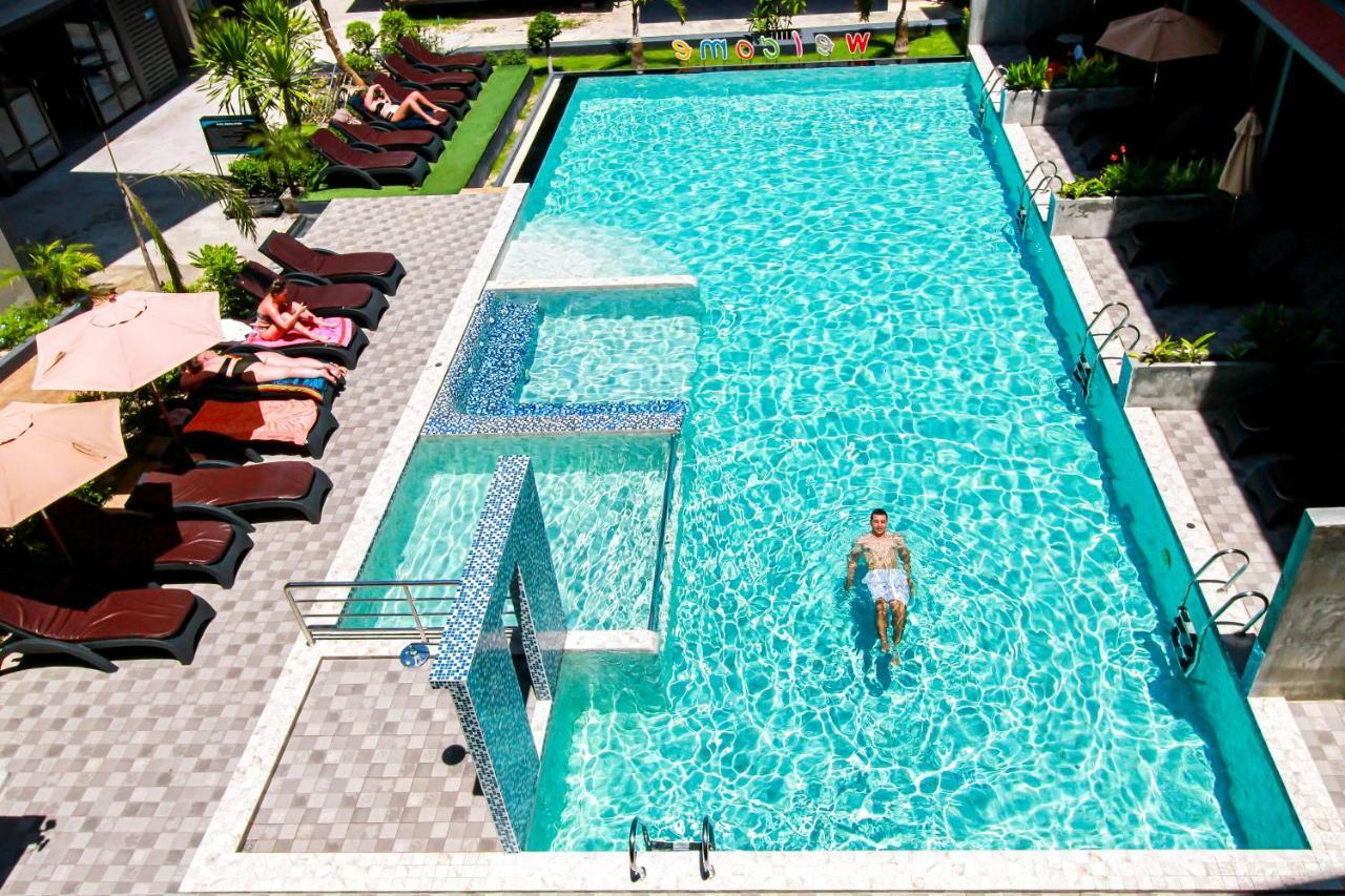 Habitación Doble Superior con vistas a la piscina