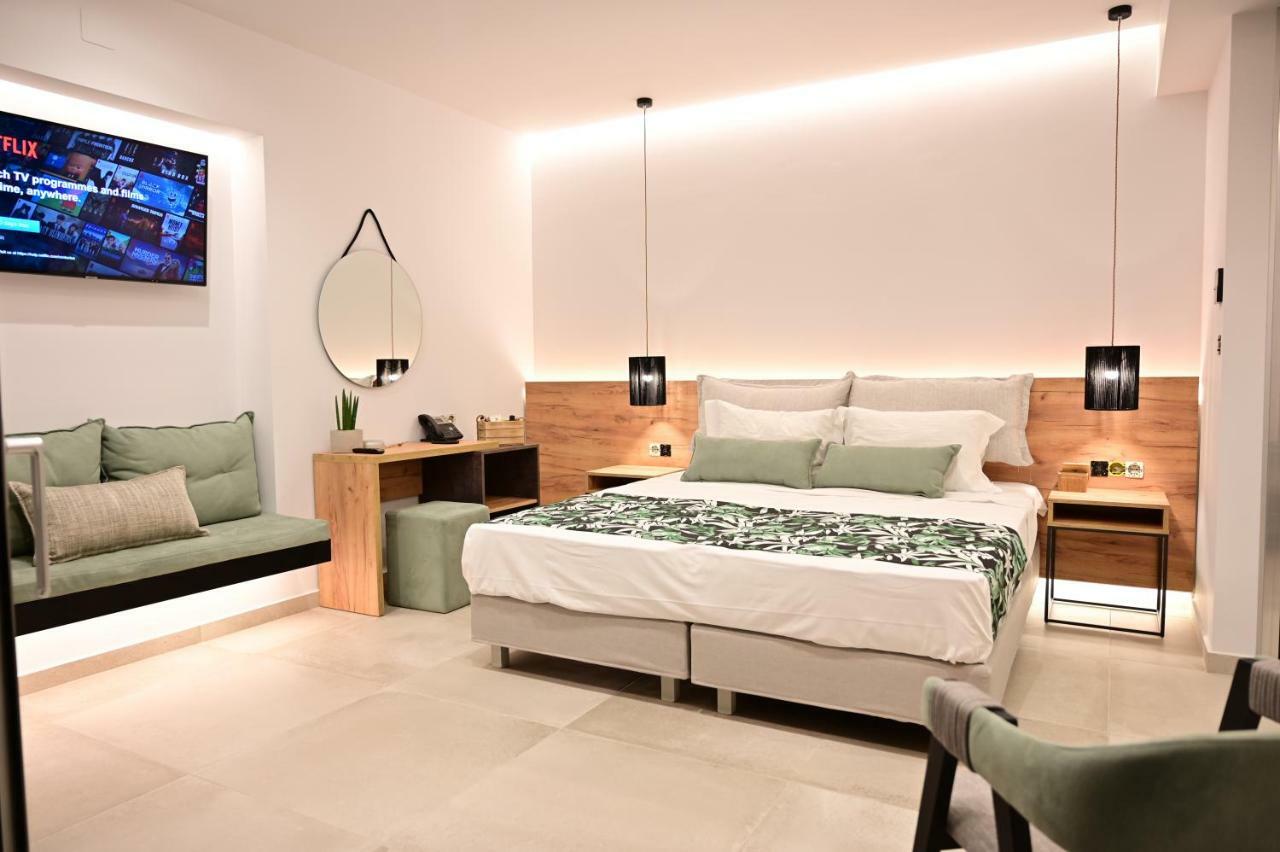Junior Hochzeitssuite SV mit eigenem Infinity-Pool, Whirlpool und Mietwagen