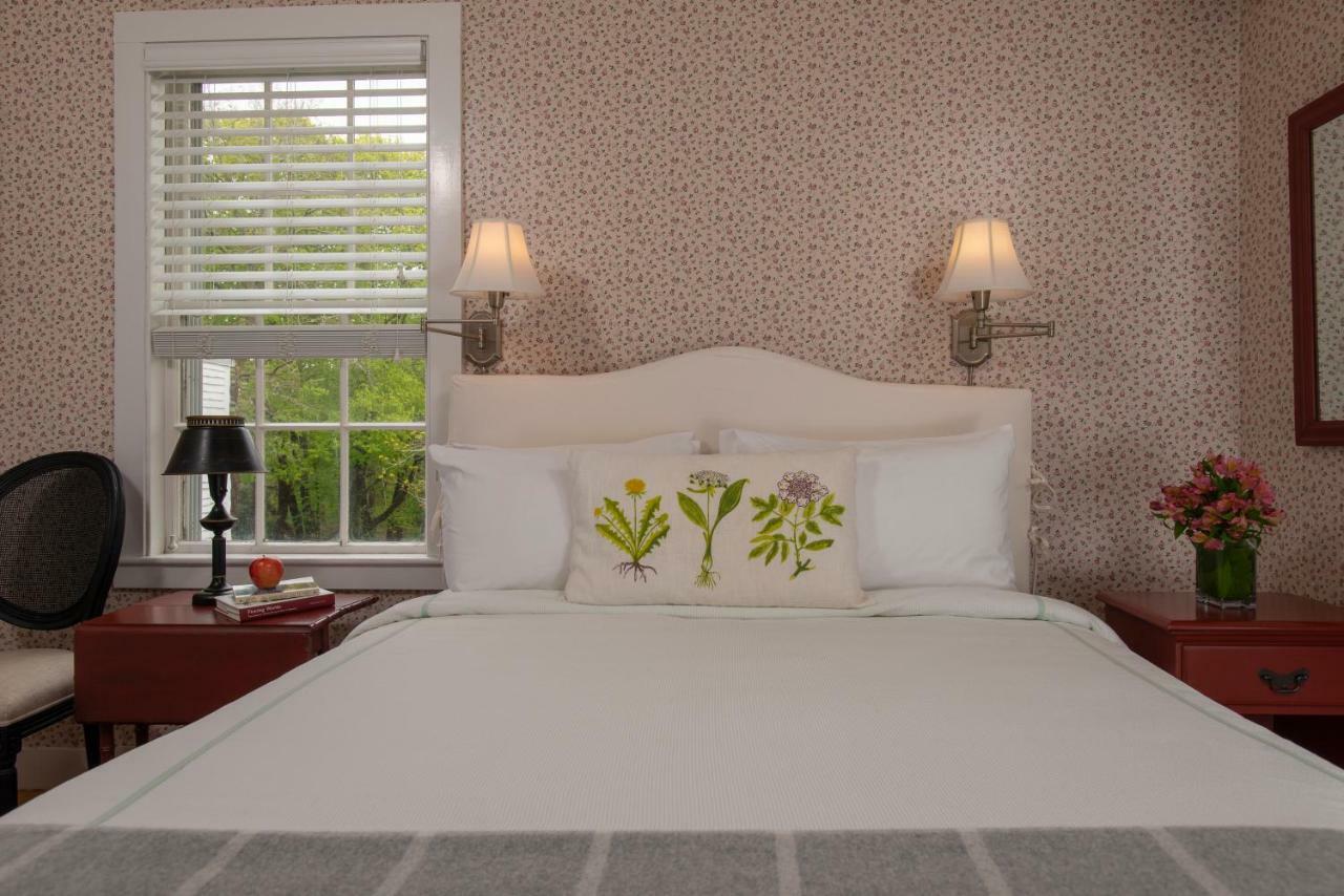 Queen Room 2 guests Including Children