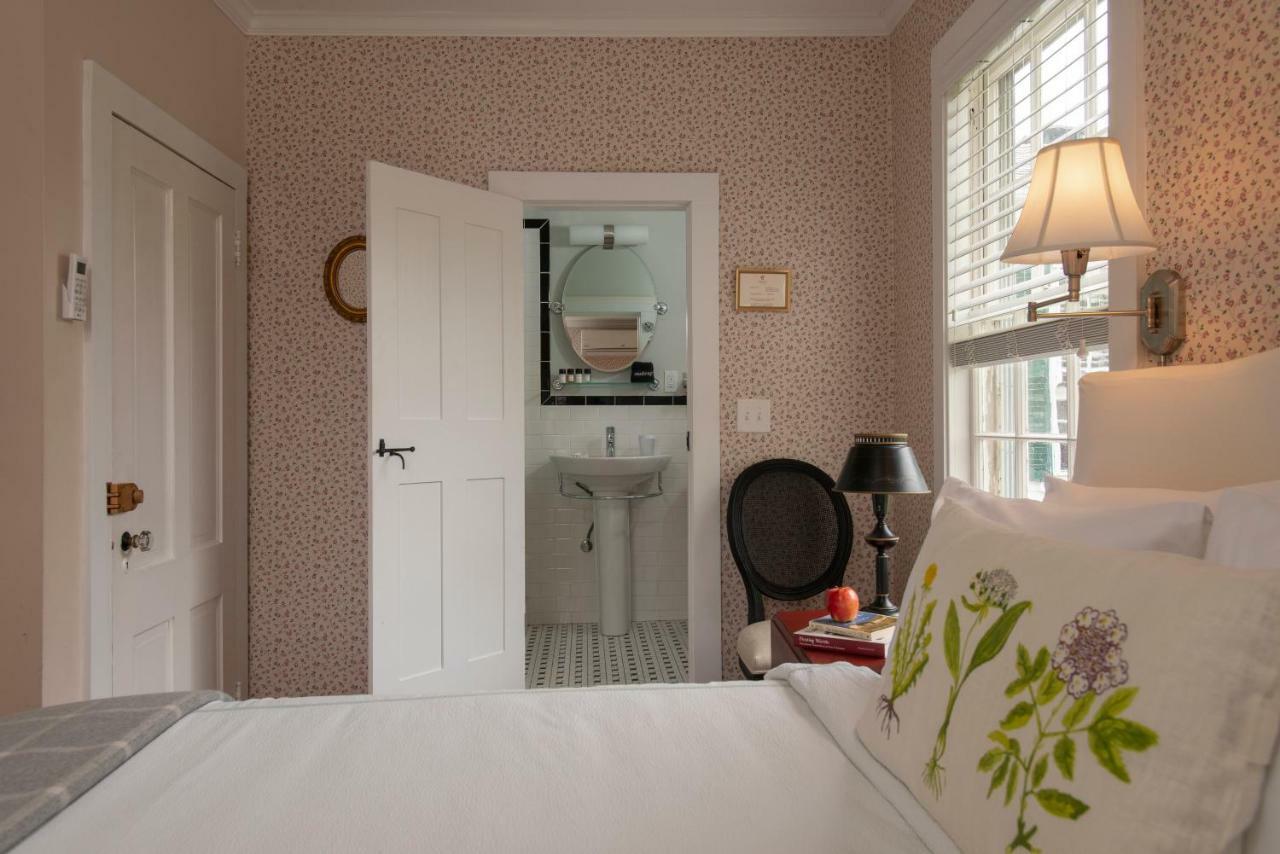 Queen Room 2 guests Including Children