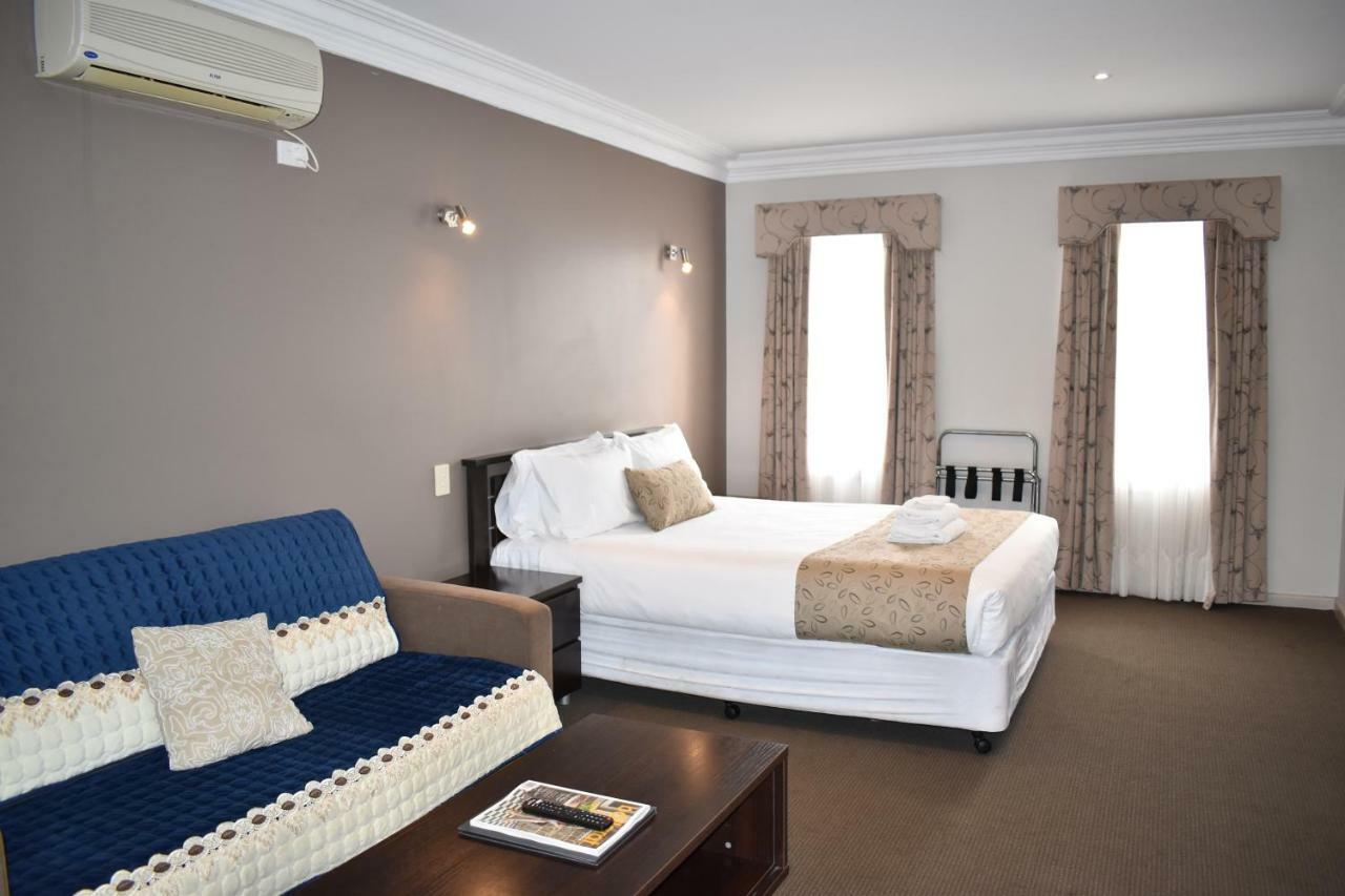 Deluxe Suite with Spa Bath