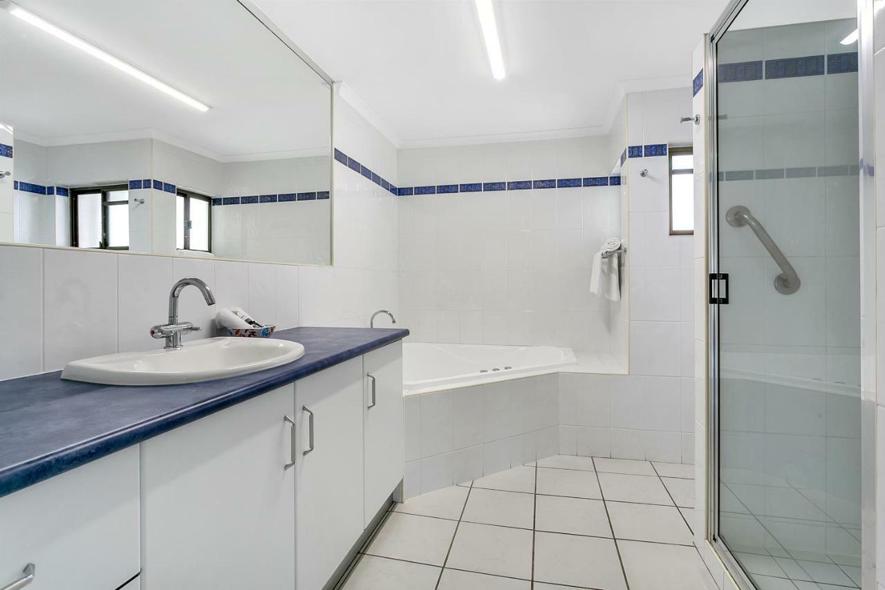 Standard One Bedroom Apartment with Free Car Rental & Free Airport Transfers