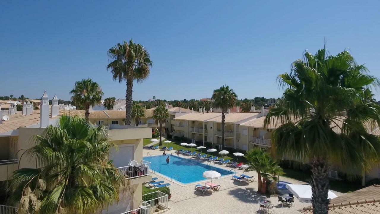 Apartamento de 1 dormitorio con vistas a la piscina - Planta baja