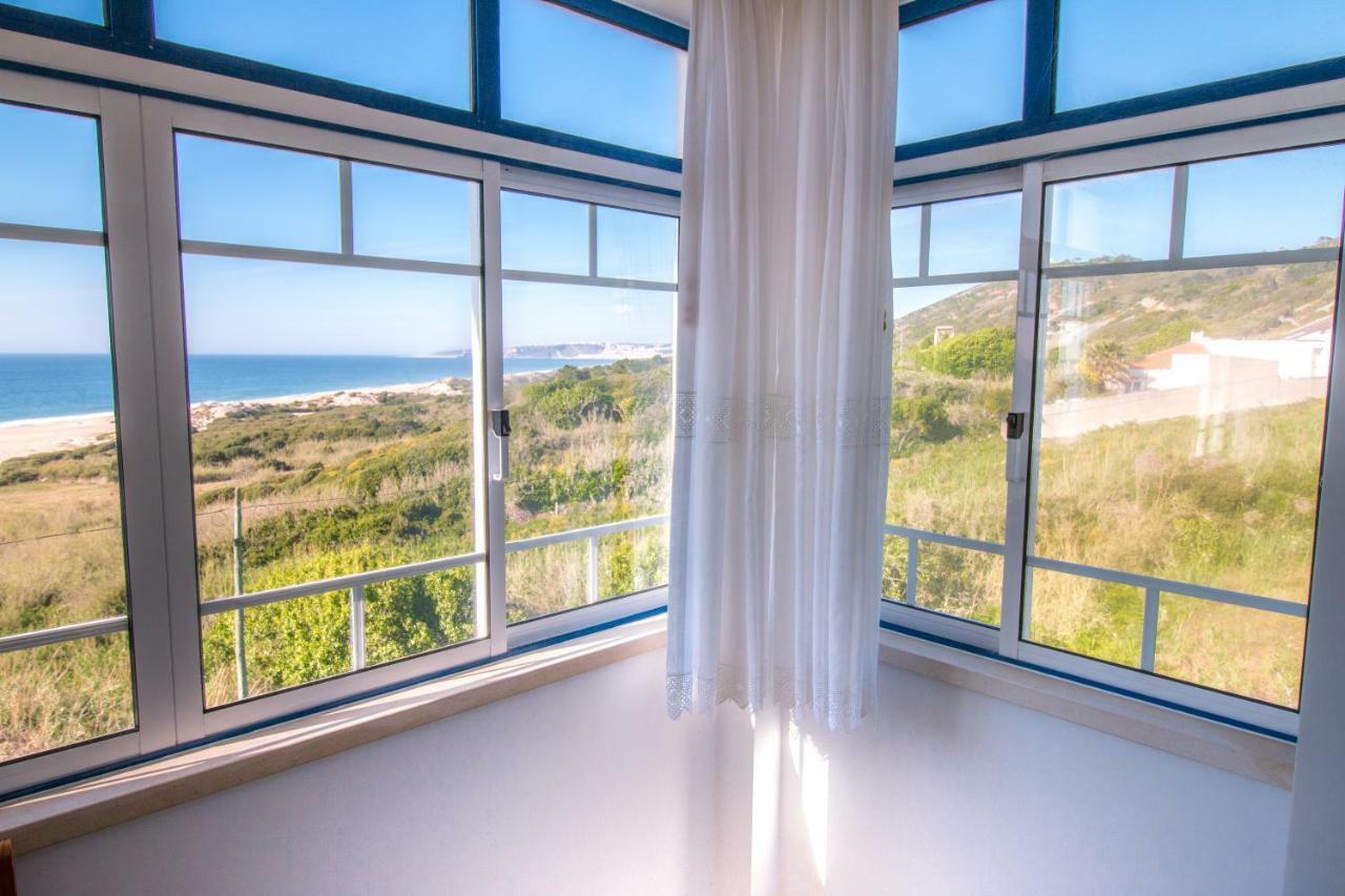 Quarto Deluxe (2 Adultos + 1 Criança)