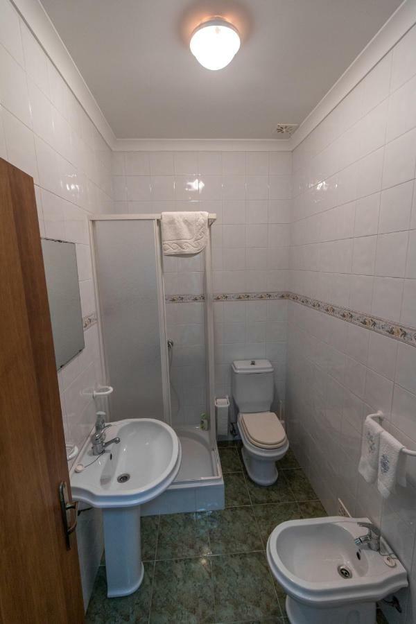 Quarto Duplo com Casa de Banho Partilhada