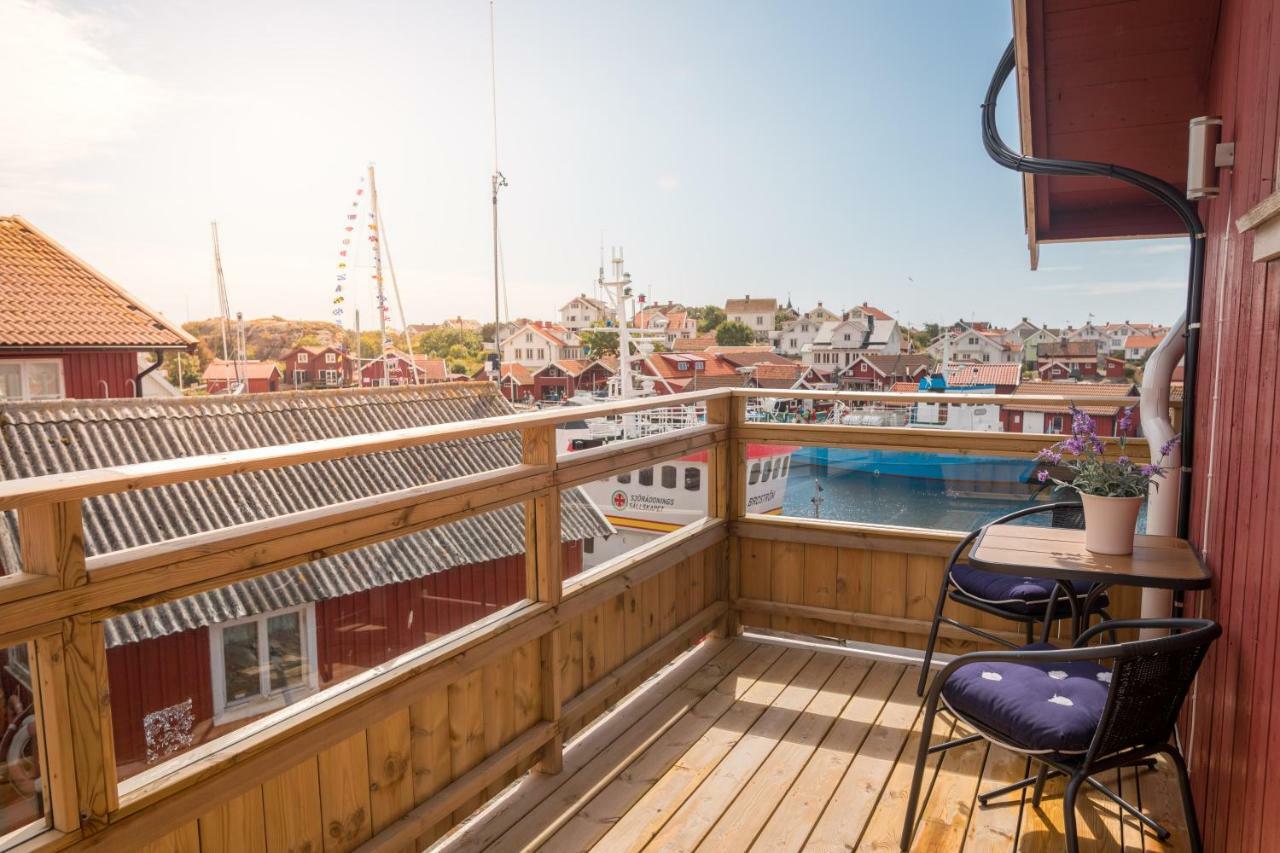 Double Room with Balcony and Sea View