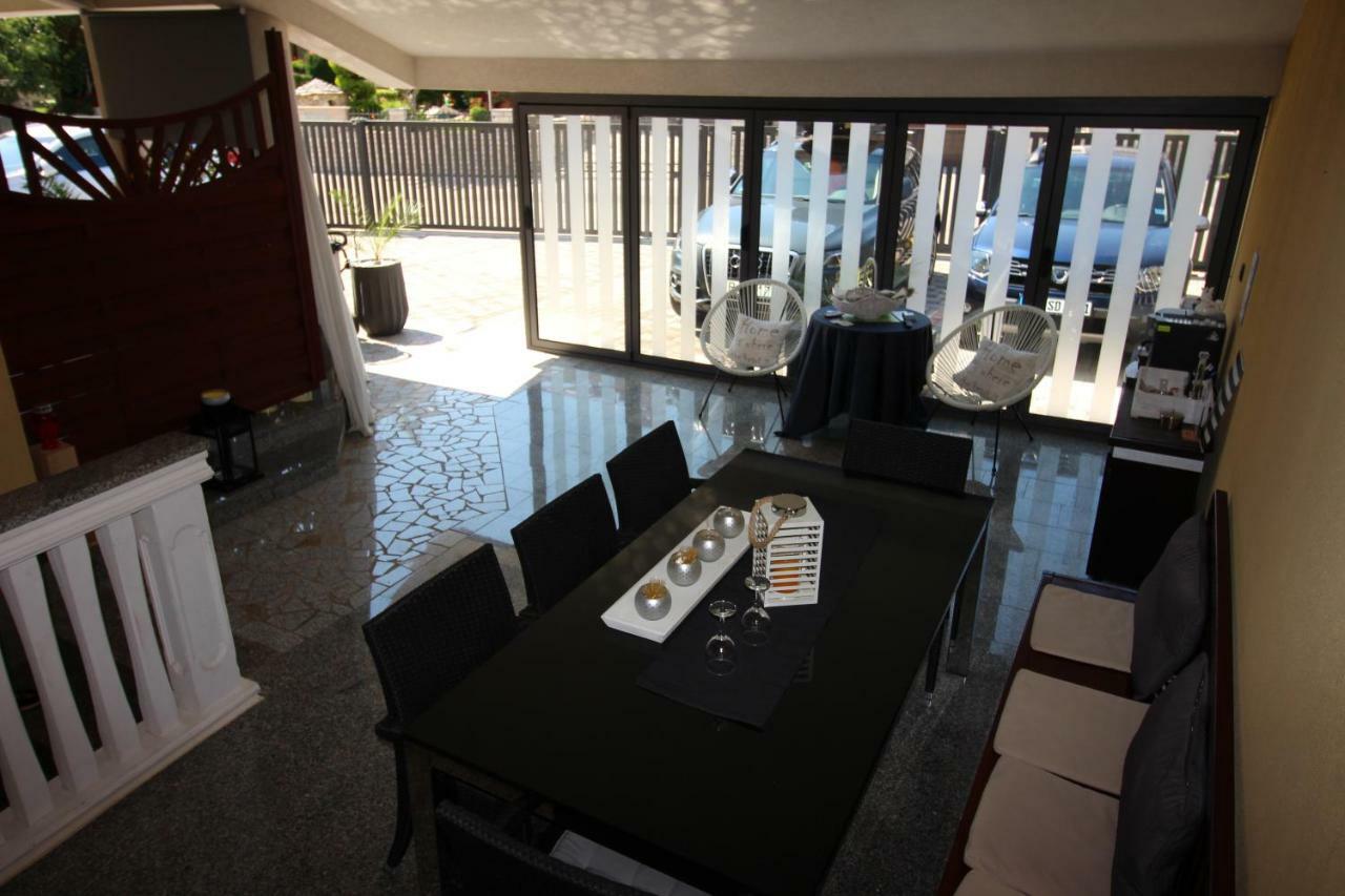 Apartment mit Balkon